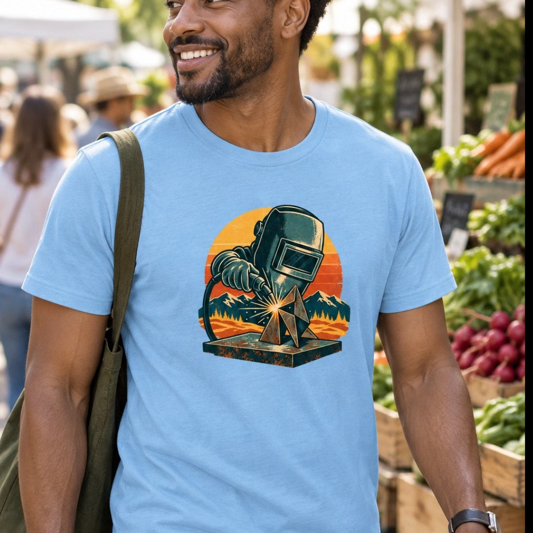 Soudeur sur sculpture métallique T-Shirt — video